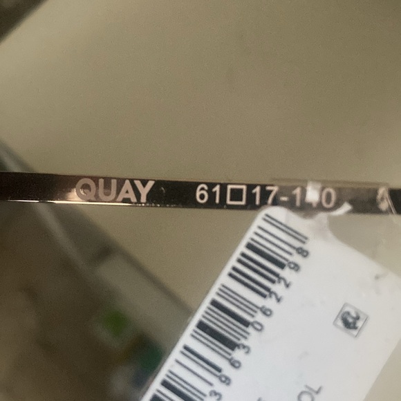 Quay Sunglasses - Picture 6 of 6